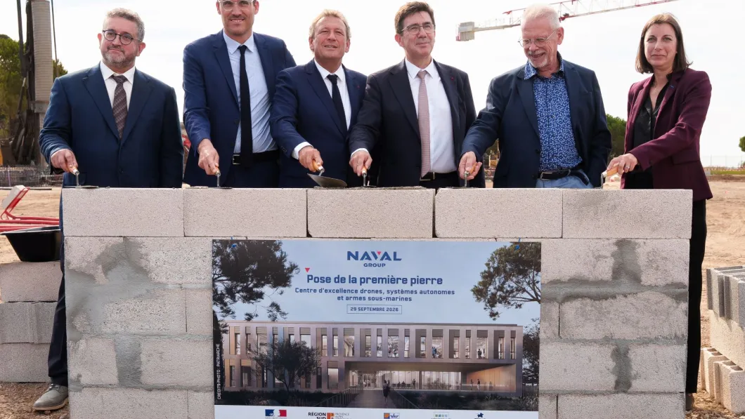 Pose de la 1ère pierre du centre d’excellence de Naval Group à La Londe les Maures (Var)